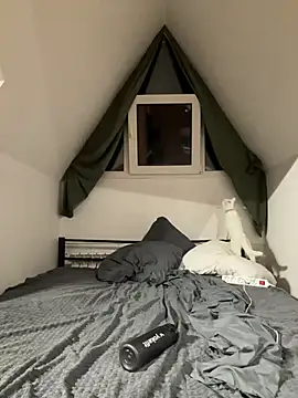 Julian wins online show from March 2025 07:42:02 PM