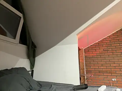 Julian wins online show from March 2025 08:22:01 PM