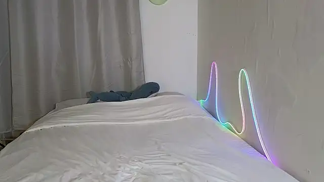 Julian wins online show from April 2026 12:07:01 AM