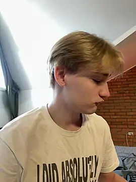 Julian wins online show from March 2025 10:21:02 AM