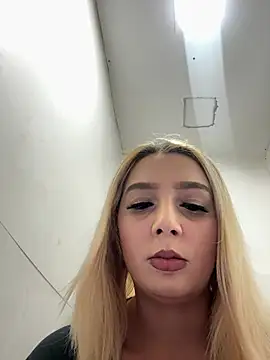 hotamanda01 online show from March 2026 08:03:02 PM