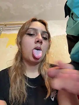 hotamanda01 online show from April 2026 09:39:33 PM