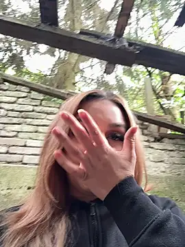 hotamanda01 online show from April 2026 12:34:01 PM