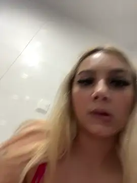 hotamanda01 online show from November 2025 06:18:01 PM