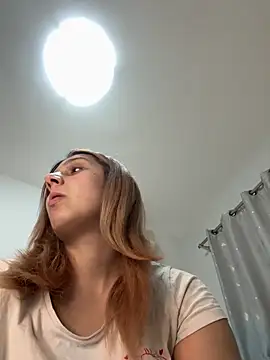 hotamanda01 online show from June 2026 08:17:01 PM