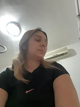 hotamanda01 online show from June 2026 06:09:02 PM