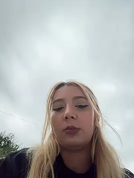 hotamanda01 online show from February 2026 11:10:02 AM