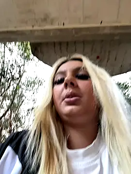 hotamanda01 online show from November 2025 01:01:02 PM