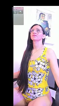 RachelsX online show from October 2025 02:38:01 PM