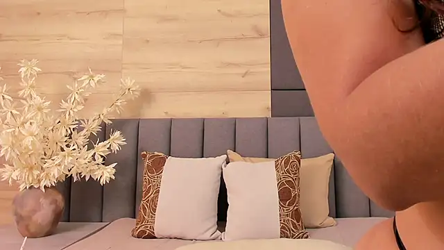 Snapshot of KiimCollins chatting on November 2025 05:13:02 PM KiimCollins online show from November 2025 05:13:02 PM