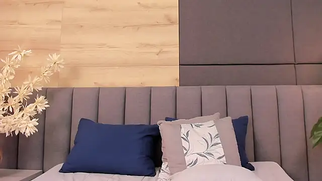 Snapshot of KiimCollins chatting on November 2025 09:19:01 PM KiimCollins online show from November 2025 09:19:01 PM