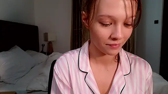 Snapshot of DemiDee chatting on October 2025 10:03:02 AM DemiDee online show from October 2025 10:03:02 AM