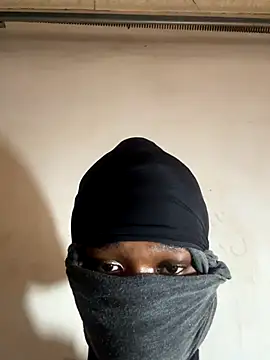 Snapshot of OneWhoBringsJoy chatting on November 2025 10:52:01 AM OneWhoBringsJoy online show from November 2025 10:52:01 AM