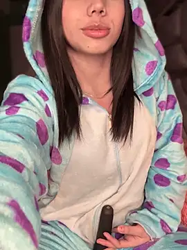 Laura-Khalifa online show from November 2025 05:55:02 AM