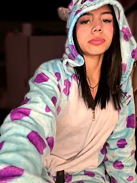 Laura-Khalifa online show from March 2026 05:54:01 AM