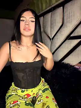Laura-Khalifa online show from May 2026 06:06:02 AM
