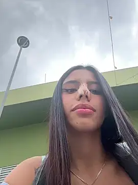 Laura-Khalifa online show from February 2025 08:00:01 PM