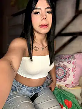 Laura-Khalifa online show from May 2026 04:01:01 AM