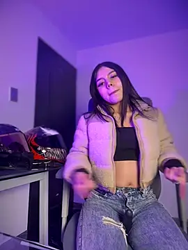 Laura-Khalifa online show from November 2025 06:45:02 AM