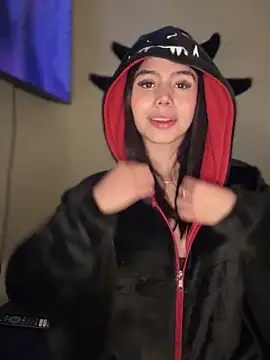 Laura-Khalifa online show from November 2025 06:57:01 AM