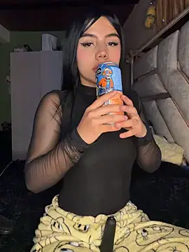 Laura-Khalifa online show from February 2026 06:13:02 AM