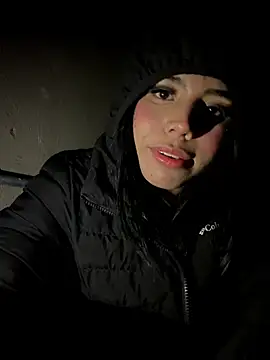 Laura-Khalifa online show from May 2026 06:23:03 AM