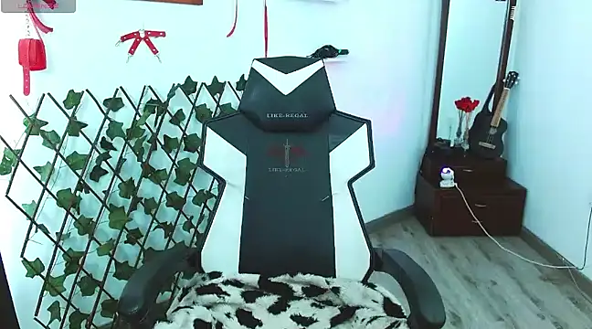 imcleo xoxo online show from February 2025 01:43:01 PM