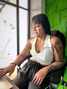 Dulce  Boyd online show from October 2025 01:54:02 PM