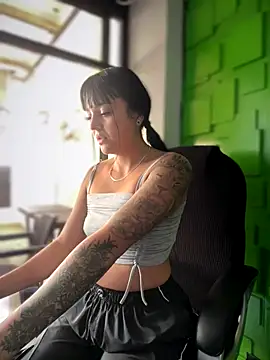 Dulce  Boyd online show from October 2025 01:10:02 PM