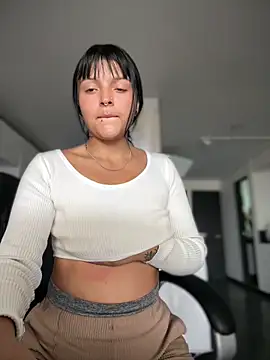 Dulce  Boyd online show from September 2025 01:48:01 PM