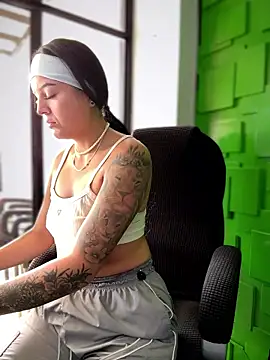 Dulce  Boyd online show from January 2026 02:10:02 PM