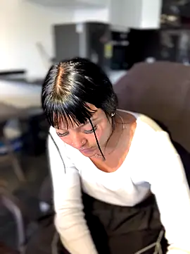 Dulce  Boyd online show from October 2025 01:37:02 PM