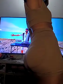 salome stockman s online show from December 2025 01:32:02 AM