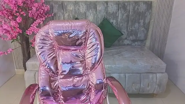 salome stockman s online show from January 2026 01:28:01 PM