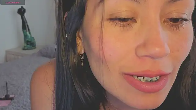 salome stockman s online show from April 2026 07:58:02 PM