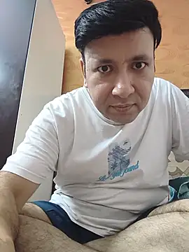 innocentboy1987 online show from June 2026 04:41:01 PM