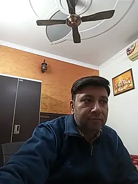 innocentboy1987 online show from November 2025 04:39:02 AM