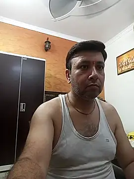 innocentboy1987 online show from September 2025 07:25:01 AM