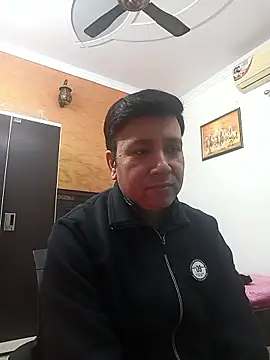 innocentboy1987 online show from January 2026 05:03:01 AM