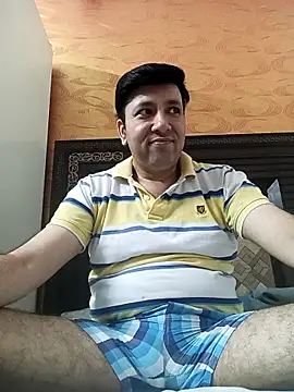innocentboy1987 online show from May 2026 04:48:02 PM