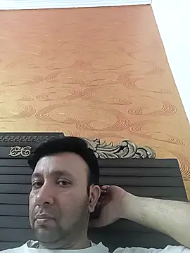 innocentboy1987 online show from April 2026 06:05:01 AM
