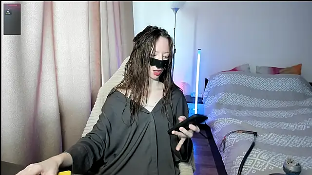 Snapshot of holyharlot chatting on March 2025 09:33:02 AM holyharlot online show from March 2025 09:33:02 AM