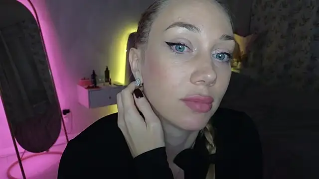 Engel 13 online show from November 2025 06:22:02 PM