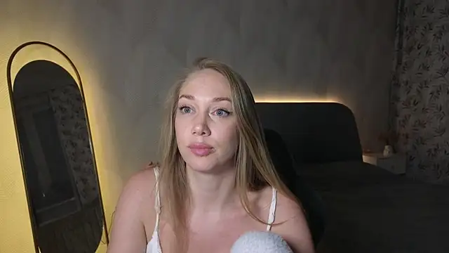 Engel 13 online show from November 2025 07:14:01 PM