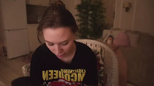 Snapshot of alexa_feels_ chatting on October 2025 06:19:01 PM alexa feels online show from October 2025 06:19:01 PM