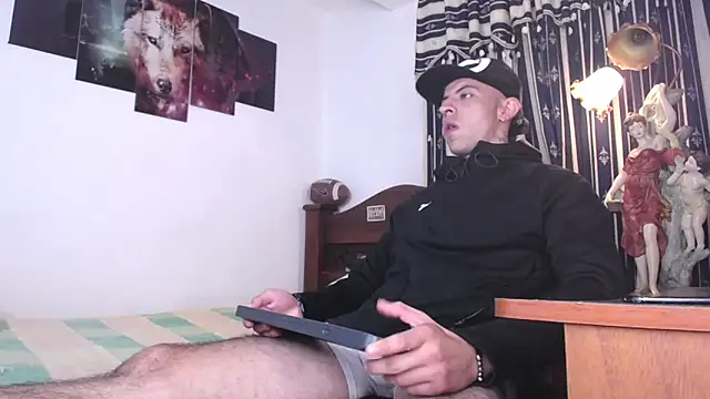 Snapshot of Bull_Xvi chatting on October 2025 11:28:02 PM Bull Xvi online show from October 2025 11:28:02 PM