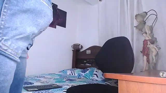 Bull Xvi online show from November 2025 02:44:02 AM