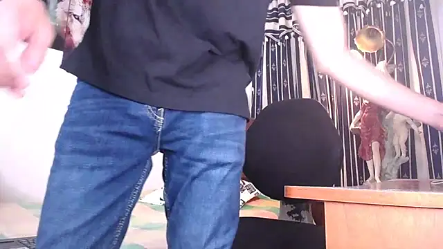 Snapshot of Bull_Xvi chatting on October 2025 01:18:01 AM Bull Xvi online show from October 2025 01:18:01 AM