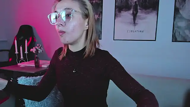 Snapshot of PhilippaAdamas chatting on February 2025 08:48:02 AM PhilippaAdamas online show from February 2025 08:48:02 AM