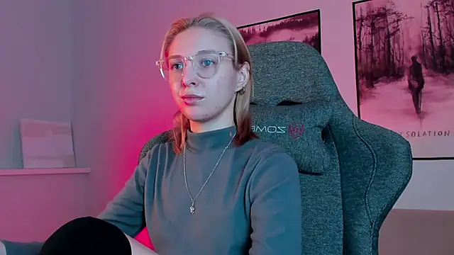 Snapshot of PhilippaAdamas chatting on February 2025 05:44:02 AM PhilippaAdamas online show from February 2025 05:44:02 AM